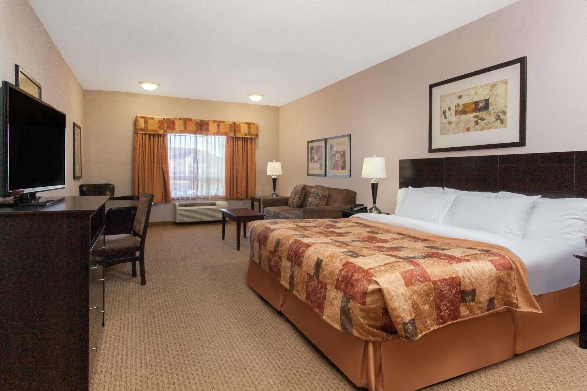 מלון Ramada By Wyndham ברוקס מראה חיצוני תמונה